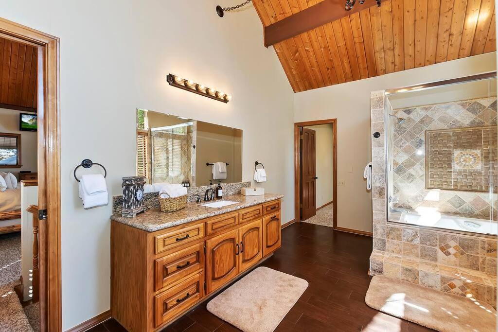 Stunning Lake View Game Room Spa Walk To Village Lake Arrowhead Ngoại thất bức ảnh