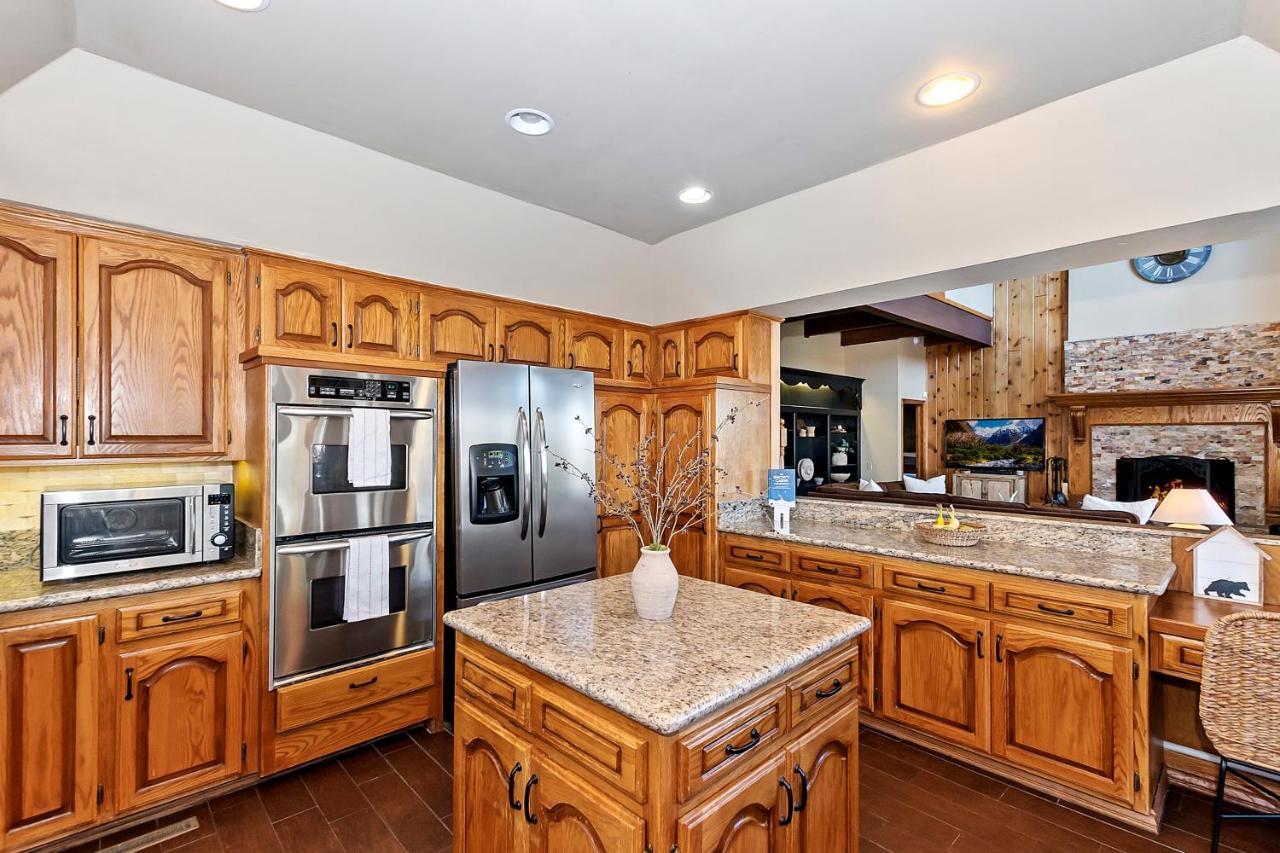 Stunning Lake View Game Room Spa Walk To Village Lake Arrowhead Ngoại thất bức ảnh